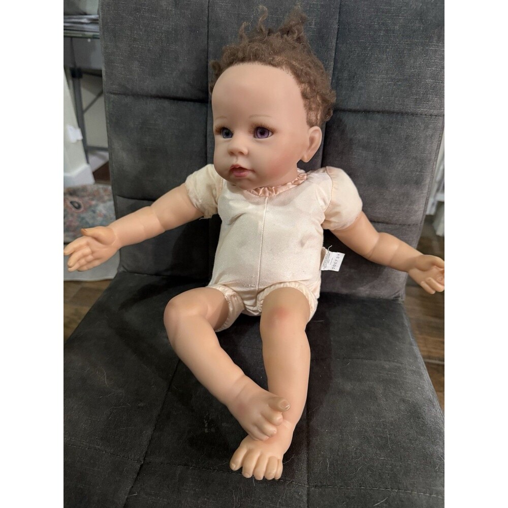 AshtonDrake Linda Murray Heart beat baby doll purple eyes BrownHair Sounds Broke